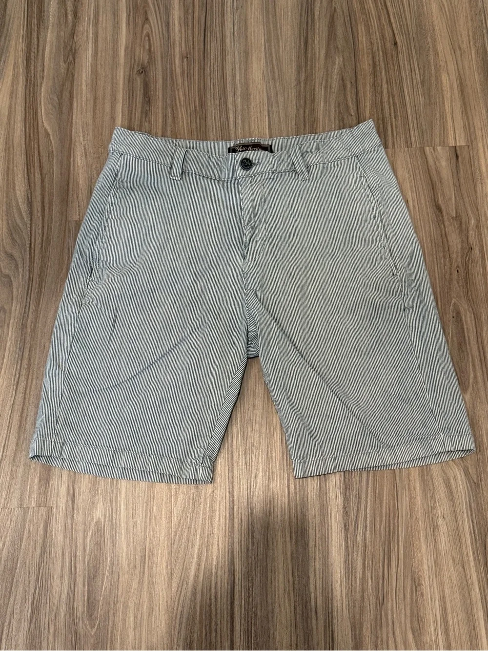 34 Heritage Men's Seersucker Light Blue Flat-Front Shorts - Size 33